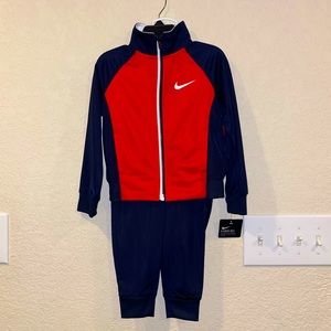 Toddler- Nike Tracksuit 💙🤍❤️